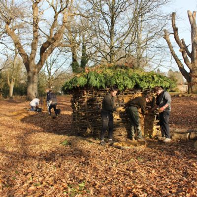 Bushcraft - Iron Age Roundhouse